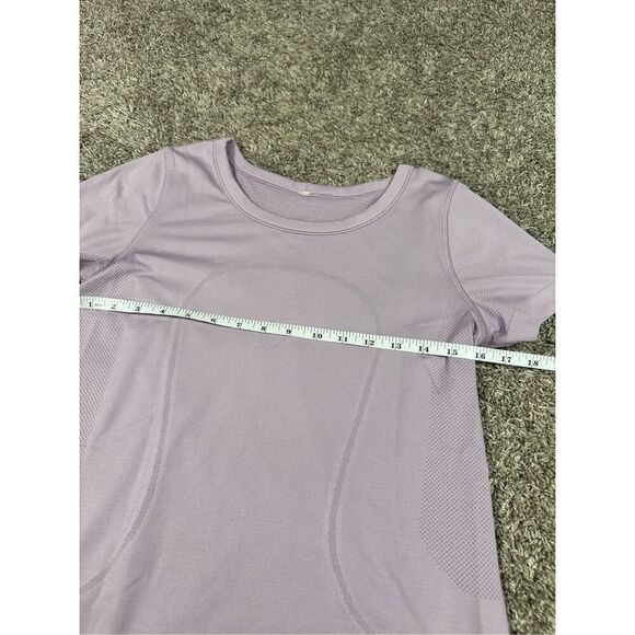 Lululemon Swiftly Relaxed Short-Sleeve Shirt Hip Length Tee Light Purple Size 6 - Picture 4 of 6
